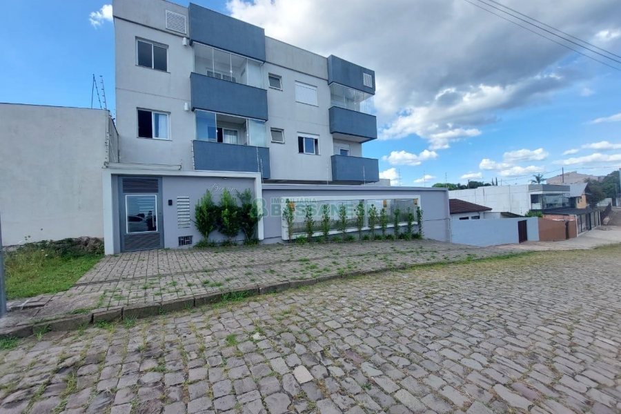 Apartamento com 70m², 2 dormitórios, 1 vaga, no bairro Kayser em Caxias do Sul para Alugar