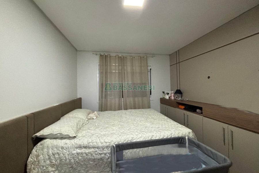 Apartamento com 70m², 2 dormitórios, 1 vaga, no bairro Kayser em Caxias do Sul para Alugar