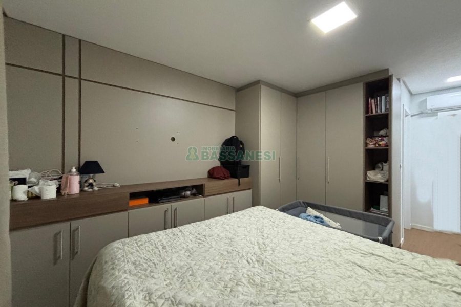 Apartamento com 70m², 2 dormitórios, 1 vaga, no bairro Kayser em Caxias do Sul para Alugar