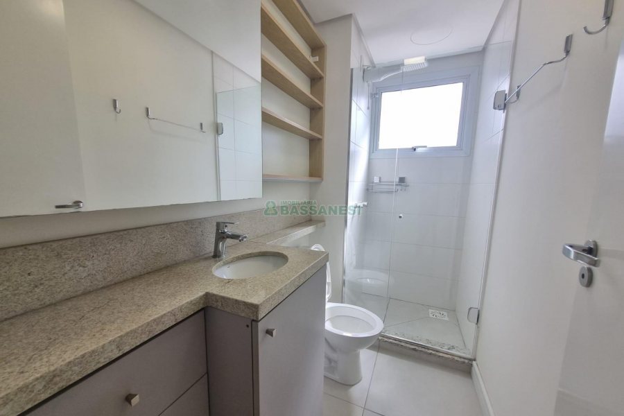 Apto Mobiliado, 1 dormitório, no bairro Lourdes em Caxias do Sul para Alugar