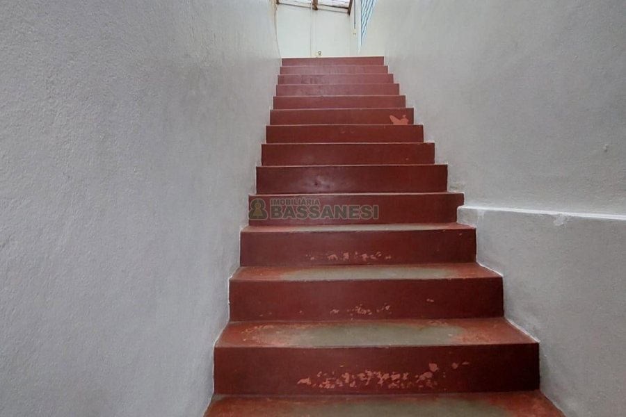 Casa com 220m², 4 dormitórios, 5 vagas, no bairro Panazzolo em Caxias do Sul para Comprar