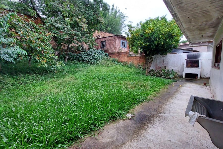 Casa com 220m², 4 dormitórios, 5 vagas, no bairro Panazzolo em Caxias do Sul para Comprar