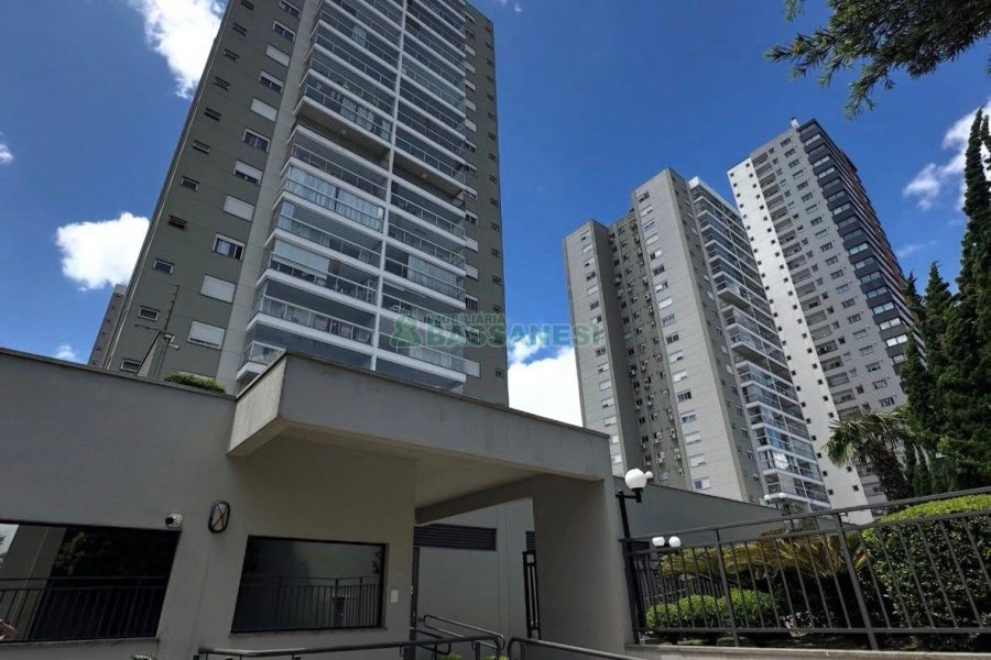 Apartamento com 165m², 3 dormitórios, 2 vagas, no bairro Universitário em Caxias do Sul para Alugar