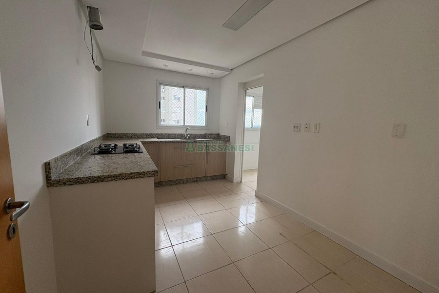 Apartamento com 165m², 3 dormitórios, 2 vagas, no bairro Universitário em Caxias do Sul para Alugar