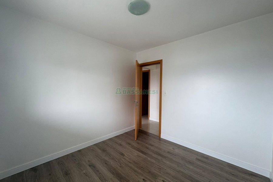 Apartamento com 165m², 3 dormitórios, 2 vagas, no bairro Universitário em Caxias do Sul para Alugar