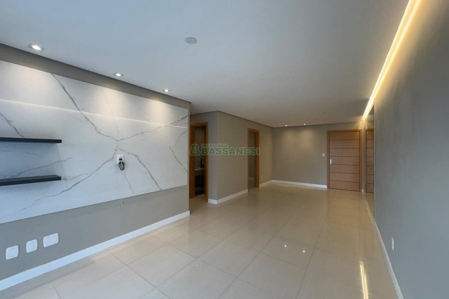 Apartamento com 165m², 3 dormitórios, 2 vagas, no bairro Universitário em Caxias do Sul para Alugar