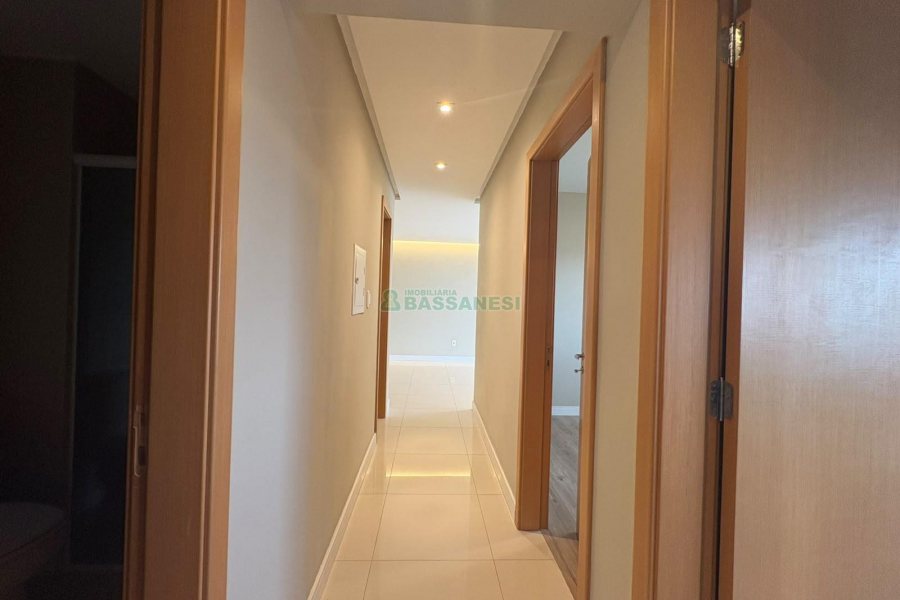 Apartamento com 165m², 3 dormitórios, 2 vagas, no bairro Universitário em Caxias do Sul para Alugar