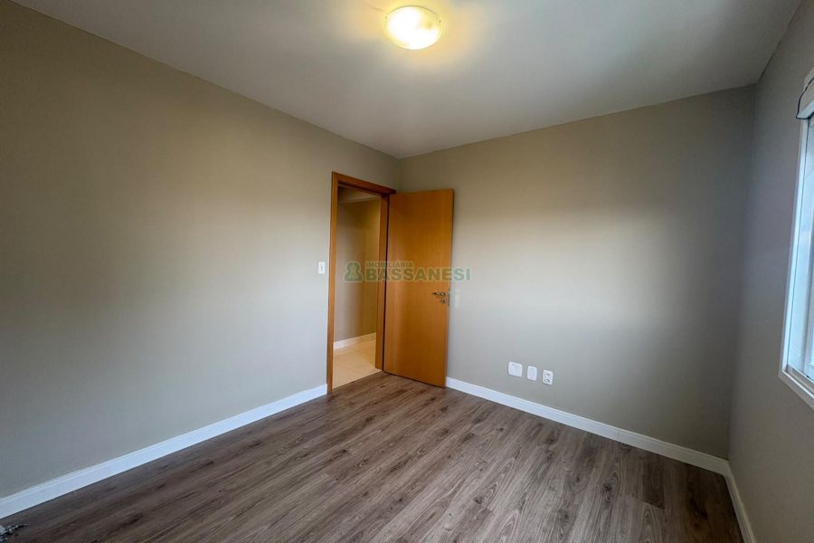 Apartamento com 165m², 3 dormitórios, 2 vagas, no bairro Universitário em Caxias do Sul para Alugar
