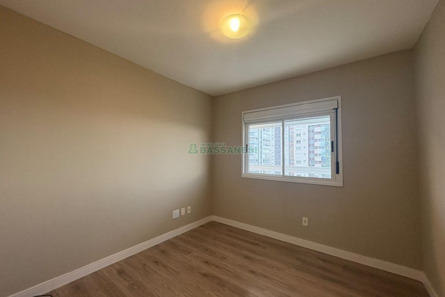 Apartamento com 165m², 3 dormitórios, 2 vagas, no bairro Universitário em Caxias do Sul para Alugar
