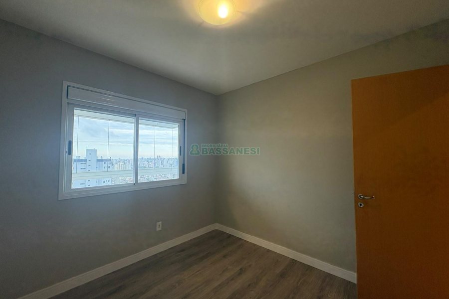 Apartamento com 165m², 3 dormitórios, 2 vagas, no bairro Universitário em Caxias do Sul para Alugar