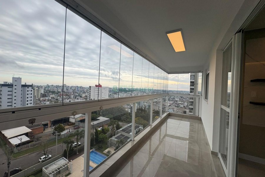 Apartamento com 165m², 3 dormitórios, 2 vagas, no bairro Universitário em Caxias do Sul para Alugar