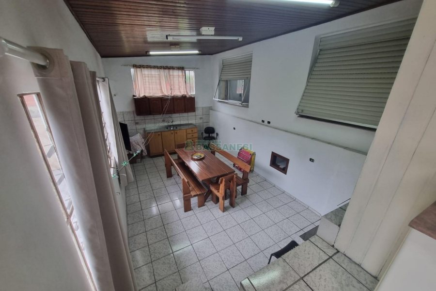 Casa com 200m², 4 dormitórios, 3 vagas, no bairro Colina Sorriso em Caxias do Sul para Alugar