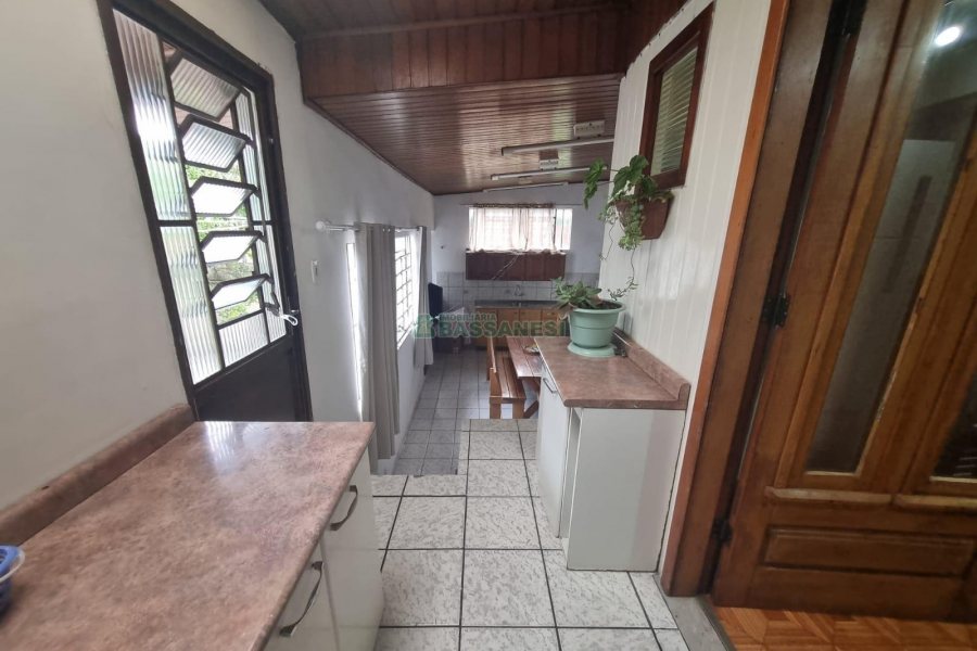 Casa com 200m², 4 dormitórios, 3 vagas, no bairro Colina Sorriso em Caxias do Sul para Alugar