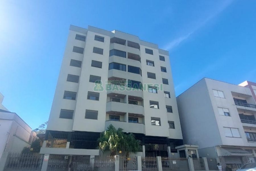 Apartamento com 68m², 2 dormitórios, 1 vaga, no bairro Lourdes em Caxias do Sul para Alugar