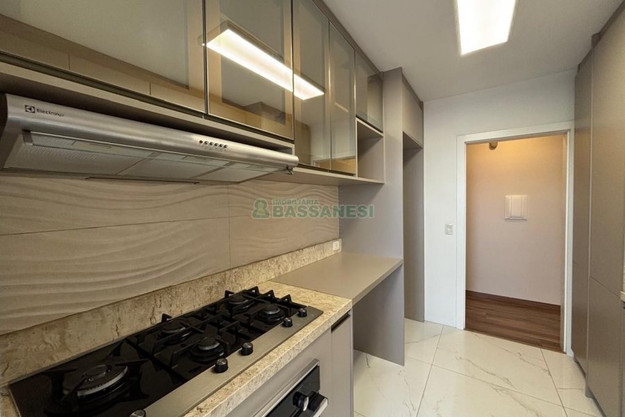 Apartamento com 68m², 2 dormitórios, 1 vaga, no bairro Lourdes em Caxias do Sul para Alugar