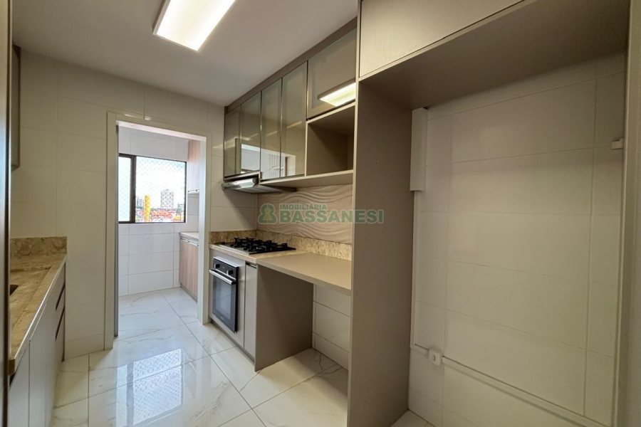 Apartamento com 68m², 2 dormitórios, 1 vaga, no bairro Lourdes em Caxias do Sul para Alugar