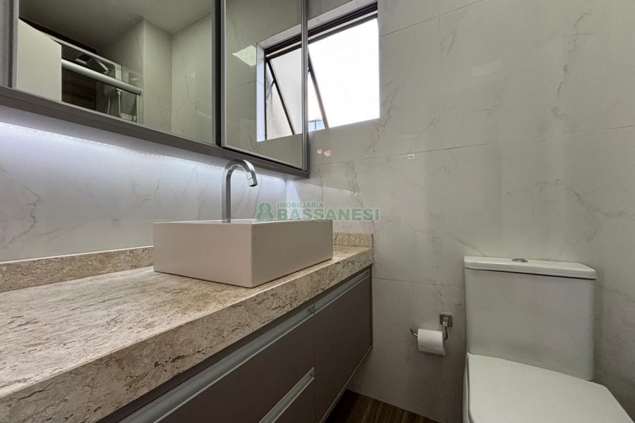 Apartamento com 68m², 2 dormitórios, 1 vaga, no bairro Lourdes em Caxias do Sul para Alugar