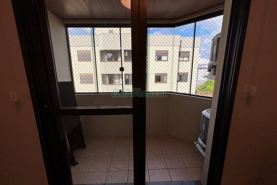 Apartamento com 68m², 2 dormitórios, 1 vaga, no bairro Lourdes em Caxias do Sul para Alugar