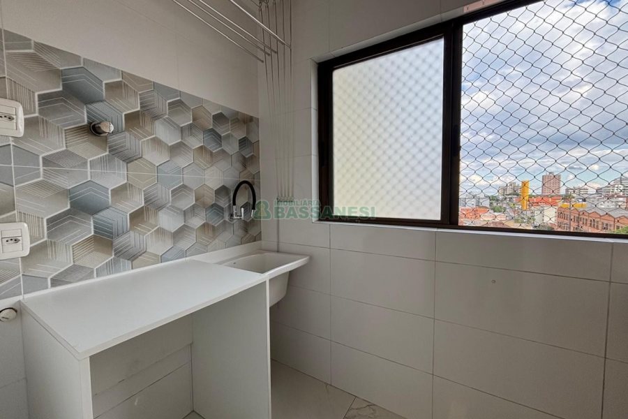 Apartamento com 68m², 2 dormitórios, 1 vaga, no bairro Lourdes em Caxias do Sul para Alugar