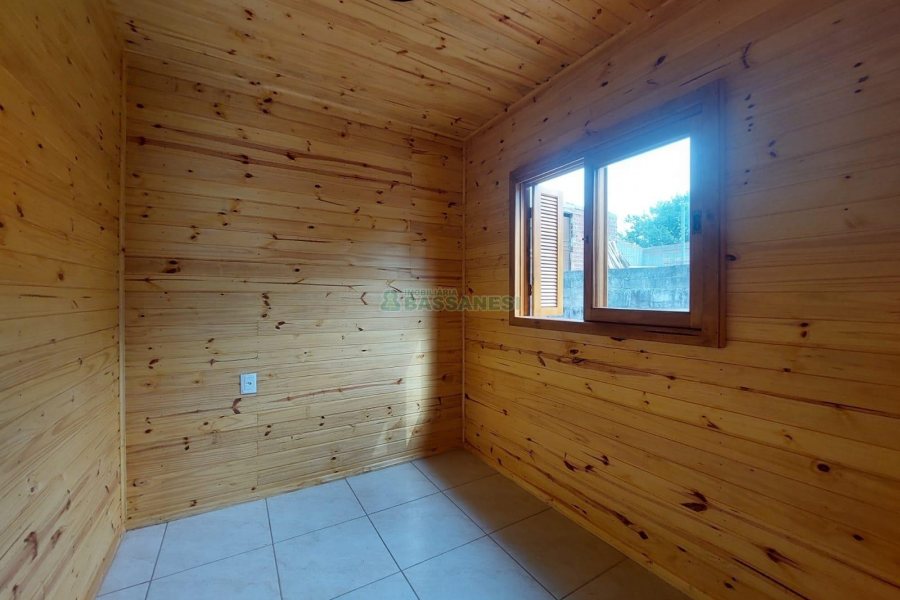 Casa com 60m², 2 dormitórios, 1 vaga, no bairro Esplanada em Caxias do Sul para Alugar