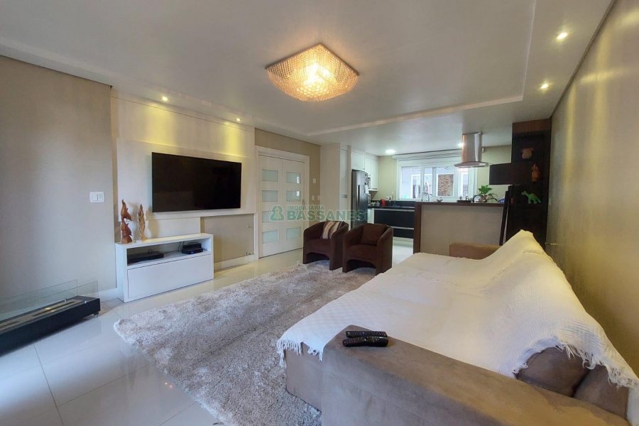 Casa com 420m², 4 dormitórios, 4 vagas, no bairro Interlagos em Caxias do Sul para Alugar