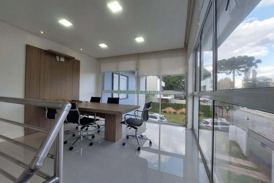 Casa com 420m², 4 dormitórios, 4 vagas, no bairro Interlagos em Caxias do Sul para Alugar