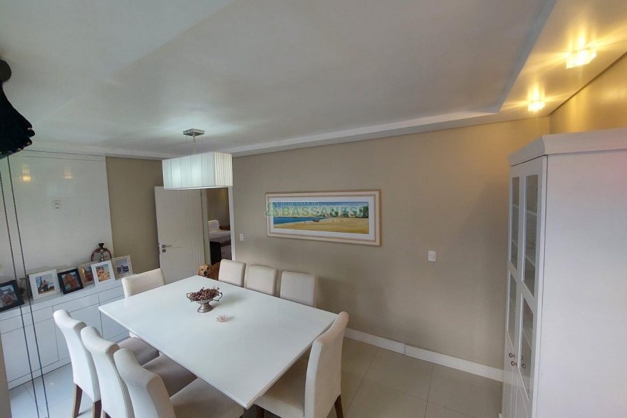 Casa com 420m², 4 dormitórios, 4 vagas, no bairro Interlagos em Caxias do Sul para Alugar