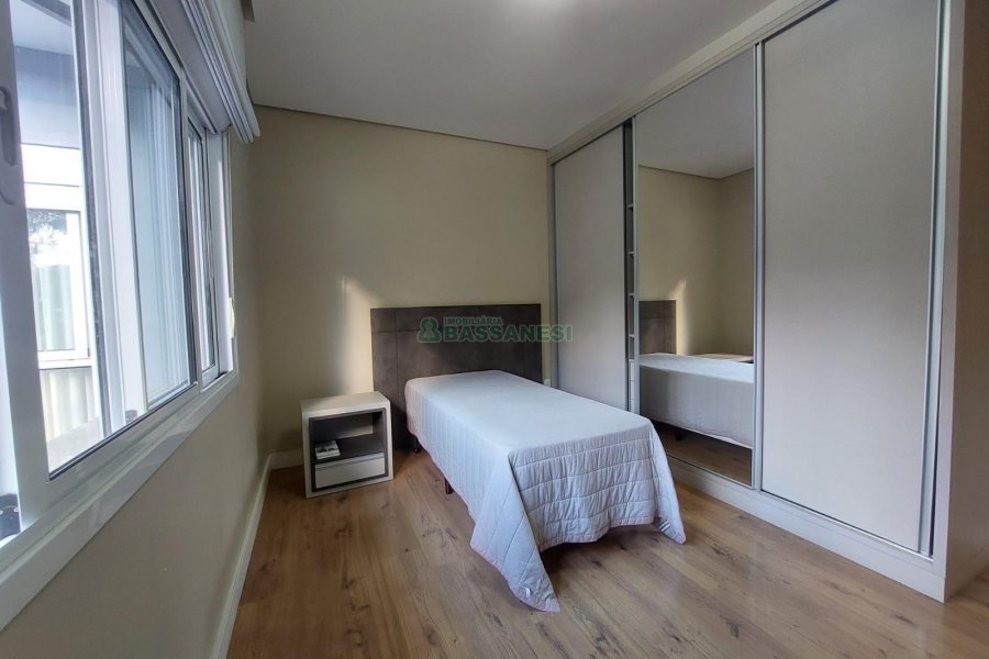 Casa com 420m², 4 dormitórios, 4 vagas, no bairro Interlagos em Caxias do Sul para Alugar