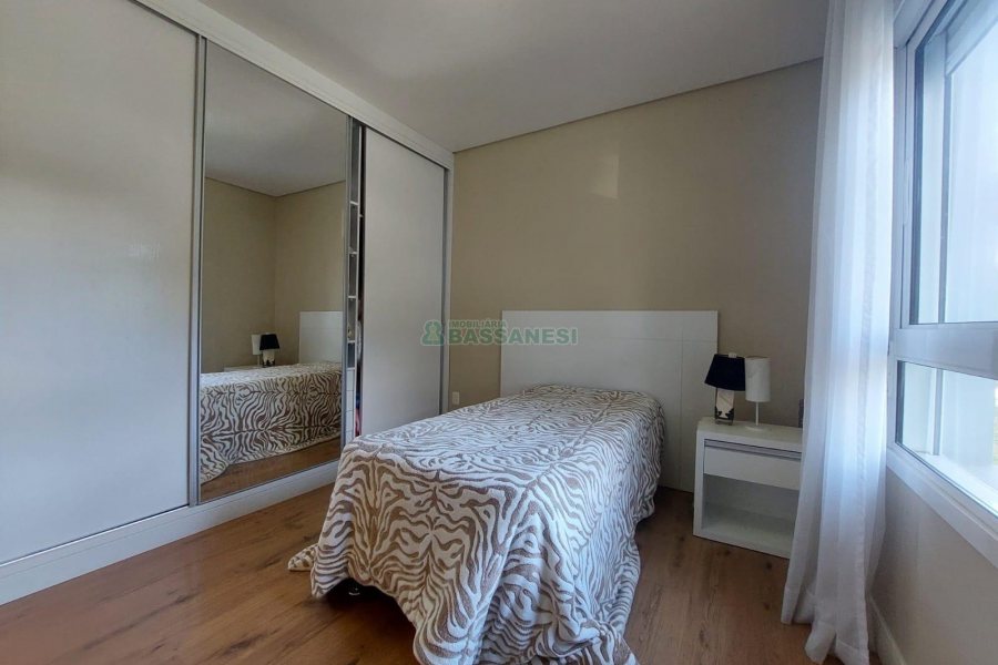 Casa com 420m², 4 dormitórios, 4 vagas, no bairro Interlagos em Caxias do Sul para Alugar