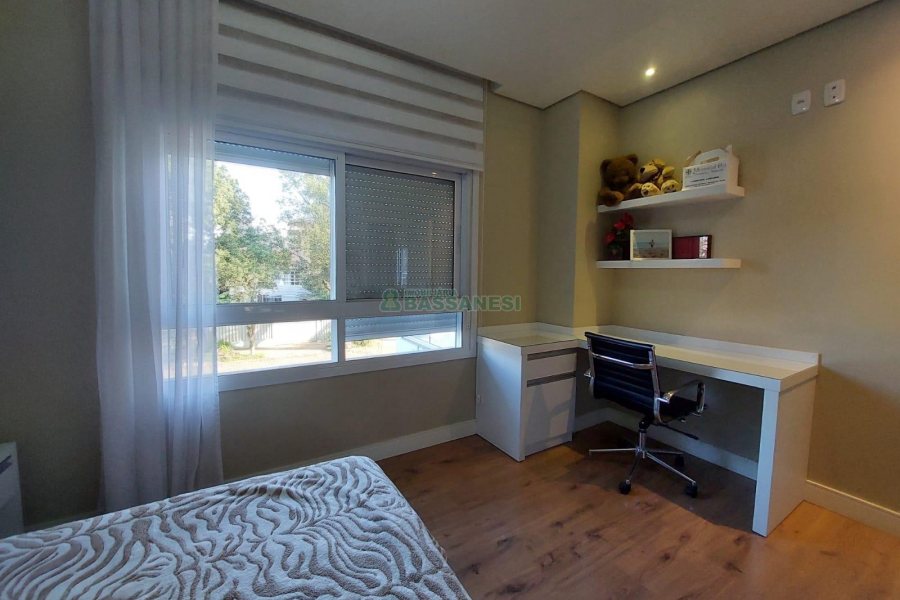 Casa com 420m², 4 dormitórios, 4 vagas, no bairro Interlagos em Caxias do Sul para Alugar