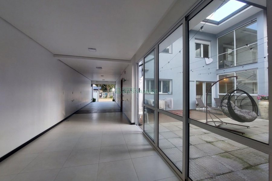 Casa com 420m², 4 dormitórios, 4 vagas, no bairro Interlagos em Caxias do Sul para Alugar