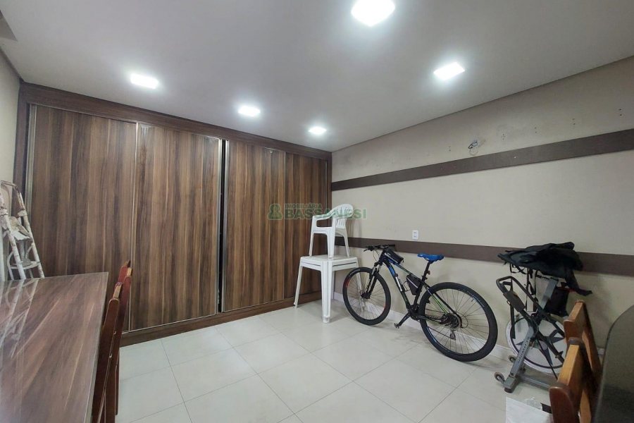 Casa com 420m², 4 dormitórios, 4 vagas, no bairro Interlagos em Caxias do Sul para Alugar