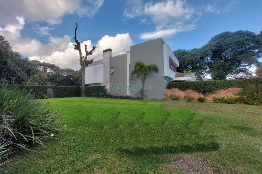 Casa com 420m², 4 dormitórios, 4 vagas, no bairro Interlagos em Caxias do Sul para Alugar