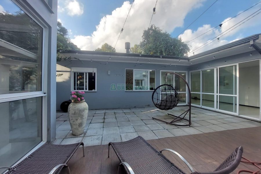 Casa com 420m², 4 dormitórios, 4 vagas, no bairro Interlagos em Caxias do Sul para Alugar