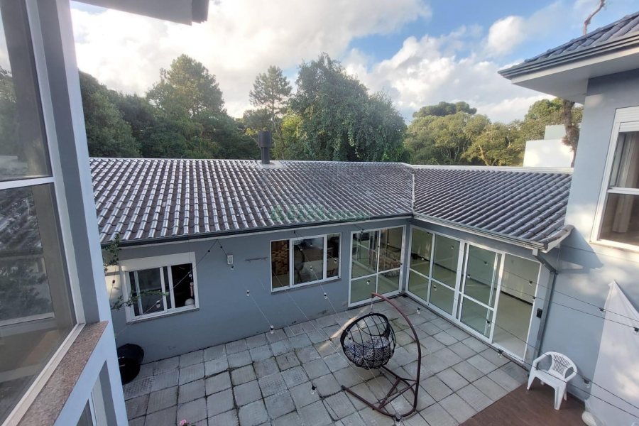 Casa com 420m², 4 dormitórios, 4 vagas, no bairro Interlagos em Caxias do Sul para Alugar
