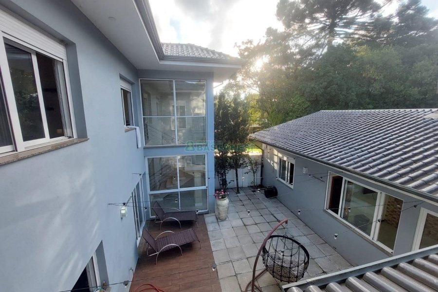 Casa com 420m², 4 dormitórios, 4 vagas, no bairro Interlagos em Caxias do Sul para Alugar