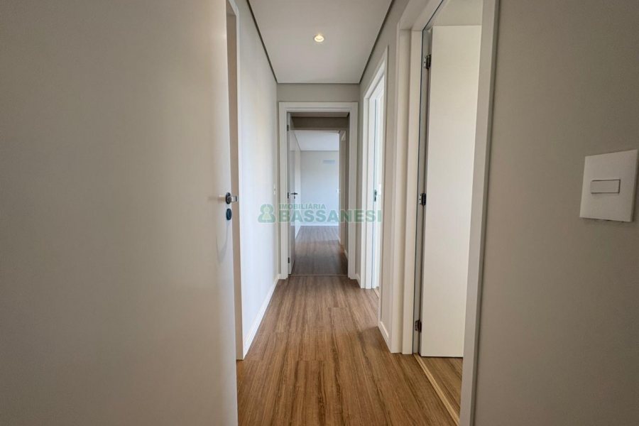 Apto Mobiliado com 110m², 3 dormitórios, 2 vagas, no bairro Petrópolis em Caxias do Sul para Alugar