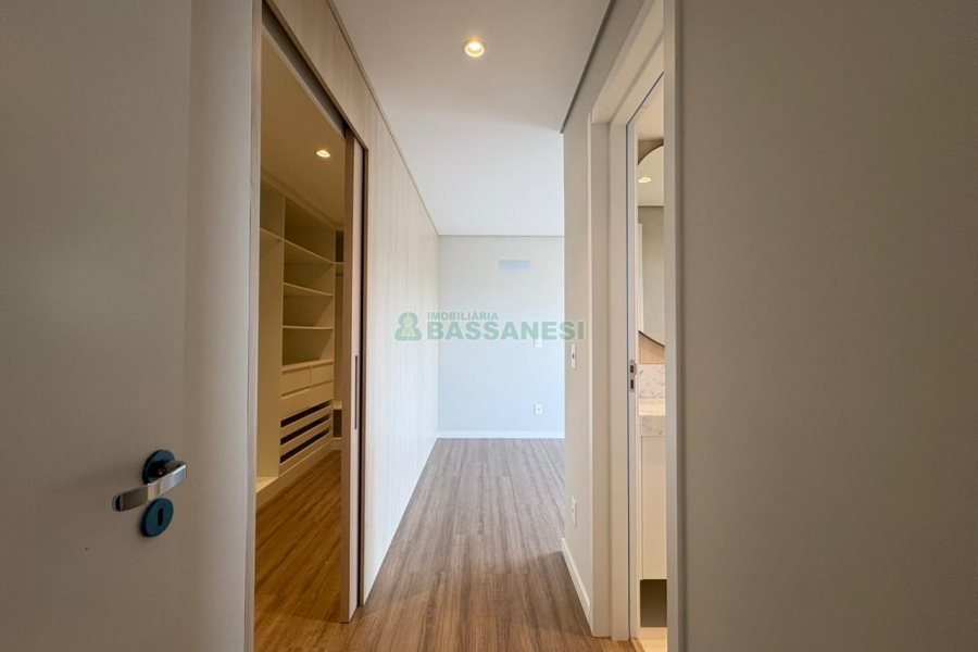 Apto Mobiliado com 110m², 3 dormitórios, 2 vagas, no bairro Petrópolis em Caxias do Sul para Alugar