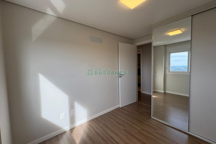 Apto Mobiliado com 110m², 3 dormitórios, 2 vagas, no bairro Petrópolis em Caxias do Sul para Alugar