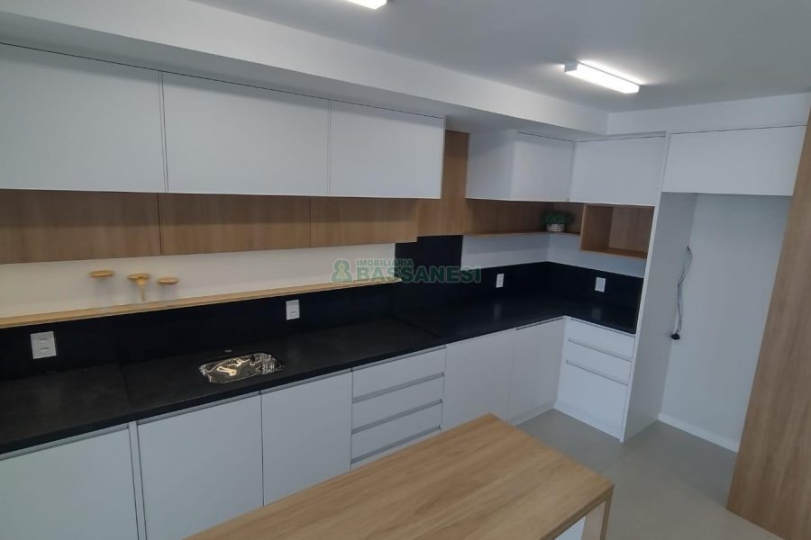 Apartamento com 110m², 3 dormitórios, 2 vagas, no bairro Petrópolis em Caxias do Sul para Alugar