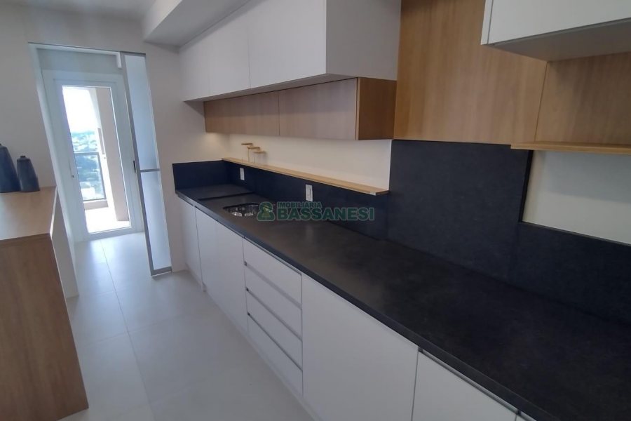 Apartamento com 110m², 3 dormitórios, 2 vagas, no bairro Petrópolis em Caxias do Sul para Alugar