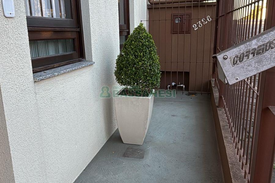 Casa com 170m², 3 dormitórios, 2 vagas, no bairro Kayser em Caxias do Sul para Alugar