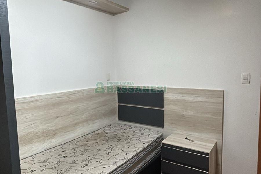 Casa com 170m², 3 dormitórios, 2 vagas, no bairro Kayser em Caxias do Sul para Alugar