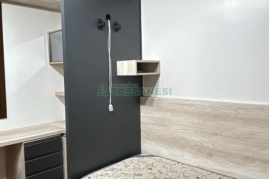 Casa com 170m², 3 dormitórios, 2 vagas, no bairro Kayser em Caxias do Sul para Alugar