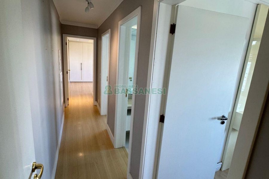 Apartamento com 130m², 3 dormitórios, 2 vagas, no bairro Cristo Redentor em Caxias do Sul para Comprar