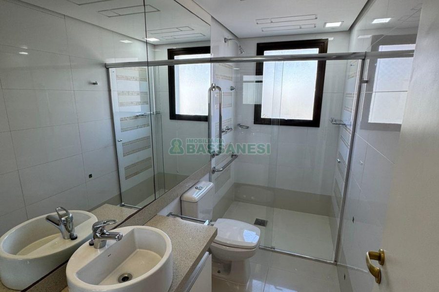 Apartamento com 130m², 3 dormitórios, 2 vagas, no bairro Cristo Redentor em Caxias do Sul para Comprar