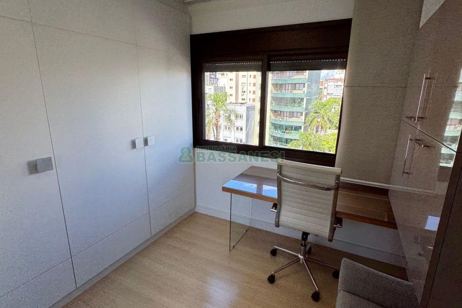 Apartamento com 130m², 3 dormitórios, 2 vagas, no bairro Cristo Redentor em Caxias do Sul para Comprar