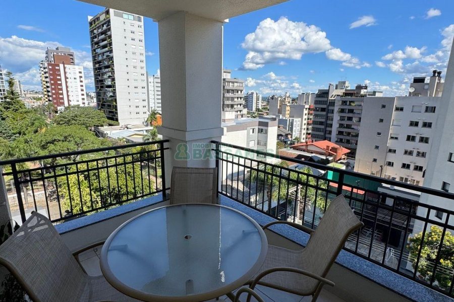 Apartamento com 130m², 3 dormitórios, 2 vagas, no bairro Cristo Redentor em Caxias do Sul para Comprar