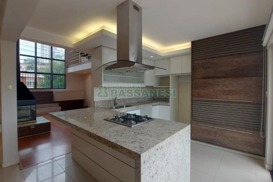 Casa com 300m², 3 dormitórios, no bairro Nossa Senhora de Lourdes em Caxias do Sul para Alugar