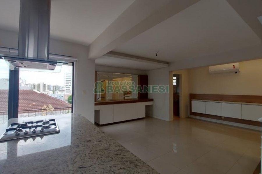 Casa com 300m², 3 dormitórios, no bairro Nossa Senhora de Lourdes em Caxias do Sul para Alugar